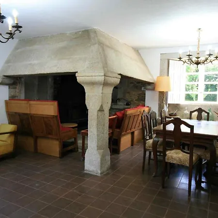 Casa Rustica Con Piscina Y Finca En Costa Da Morte Holiday home *